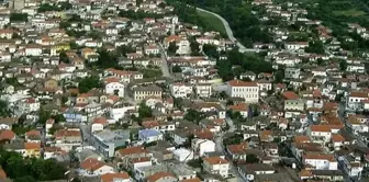 Yunanistan bu köylere yerleşenlere 435 bin TL ödeyecekti, proje tutmadı. 

ترجمة: كانت اليونان ستدفع 435 ألف ليرة تركية للمستقرين في هذه القرى، لكن المشروع لم ينجح.