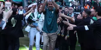 İsmet Taşdemir الذي انفصل عن كوجالي سبور سيتولى تدريب فريق بلده.