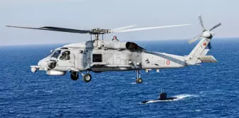 The helicopter of the Ministry of National Defense made an emergency landing in the sea.