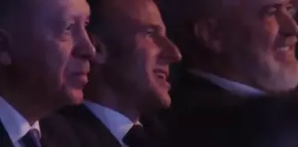 На вершине яркие моменты! Эрдогану показали его детское изображение, созданное с помощью искусственного интеллекта.