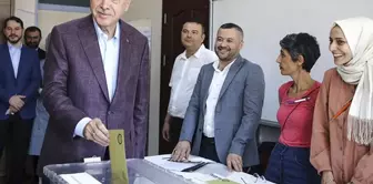 حَسَنَ الأمين العام لحزب العدالة والتنمية، إينان، نتائج الاستطلاع الأخير الذي وصل إلى مكتبه.