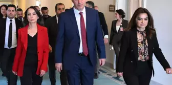The DEM delegation has started its tour of political parties! The first visit is to DEVA.
