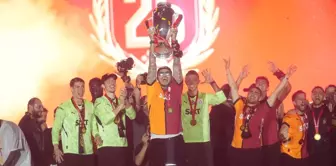 The champion Galatasaray lifted the Super League trophy at Yenikapı.
