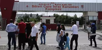 İnfaz düzenlemesiyle kaç kişi tahliye olacak? Merak edilen soru yanıt buldu. 

ترجمة:
كم عدد الأشخاص الذين سيتم الإفراج عنهم بموجب تنظيم التنفيذ؟ السؤال الذي كان يثير الفضول وجد إجابة.
