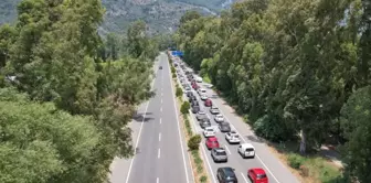 The holiday return traffic has started! A 7-kilometer queue.
