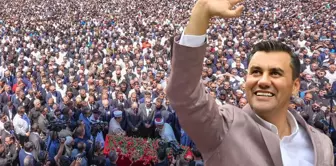 فِي صَلَاةِ جَنَازَةِ فَرْدِي زَيْرِك، لَمْ يَسْتَطِعْ أَلْفَانِ مِنَ النَّاسِ أَنْ يَتَّسِعُوا فِي السَّاحَةِ.