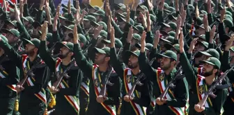 A key figure of the Revolutionary Guards and two generals were killed in an Israeli attack.