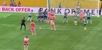 This man is 37 years old! A stylish free kick from Lionel Messi to Porto.