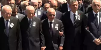 The striking image from Altan Öymen's funeral ceremony.