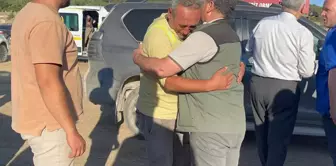 After escaping from the flames, she cried and hugged her manager.