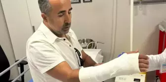 Звёздный футболист сломал руку своим ударом.