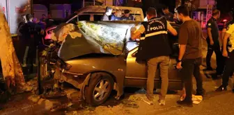 A car crashed into a tree in Denizli: 2 dead, 1 seriously injured.