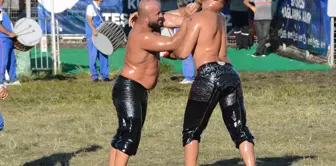 The winner of the Kurtdereli Mehmet Pehlivan Oil Wrestling was determined after 2 hours.