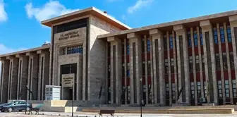 A government building worth 71 million lira for a district with a population of 15,000.