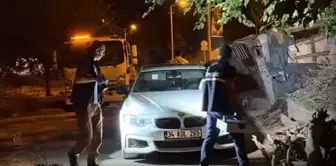 In a fight where 2 people were killed, 6 individuals were arrested.