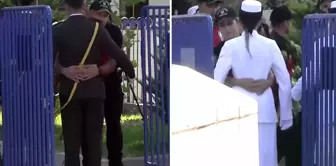 The striking image from the ceremonies at Anıtkabir: Soldiers' uniforms were searched.