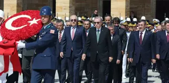 They didn't let it go empty again! Here is the slogan chanted while President Erdoğan was walking to Anıtkabir.