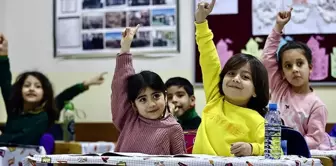 Schools in Istanbul will open at 10:00 on Monday.