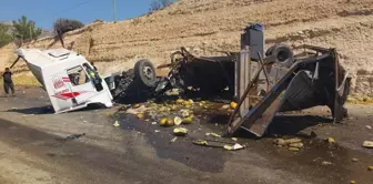 A truck and a bus collided! There are dead and injured.