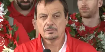 He struggled to even stand up! Ergin Ataman's difficult moments.