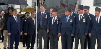 On Veterans Day, a great disgrace to veterans: The governor is at the center of the incident.