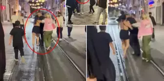 A lively night on Istiklal Street! The man who made a remark was beaten up.