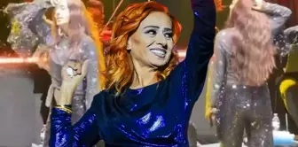 On stage, Yıldız Tilbe, in a trance, took off her wig and started dancing the halay.