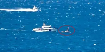 Smartwatch saved the day! 19 young people were found holding onto each other in the middle of the sea.