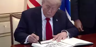 Trump is in the Israeli Parliament! He wrote in the notebook, 