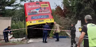 A disaster was avoided in Istanbul! An IETT bus with failed brakes had an accident.