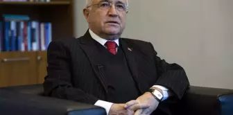 Scandalous claim! While thinking he was messaging Cemil Çiçek, he asked for a favor from the wrong person.