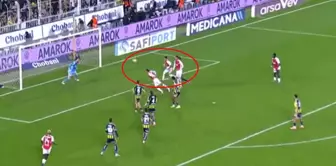 Is it offside or not? Famous commentators agreed on a position that divided the country in two.