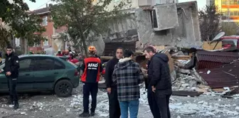The old state of the collapsed building in Gebze has emerged.