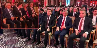 All eyes turned to the place where Davutoğlu and Babacan also arrived.