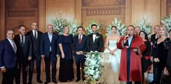 The wedding of a YouTuber that brings together the worlds of politics and economics.