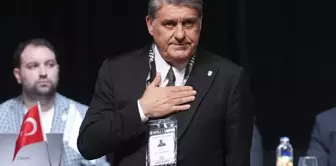 Beşiktaş President Serdal Adalı and his administration were acquitted with a difference of 22 votes.