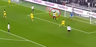 A historic goal in the derby!