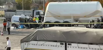 Tragic accident in Ankara! The car was totaled, and a family of three has been lost.