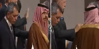 President Erdoğan greeted the Saudi Prince by patting him on the shoulder at the G20 Summit.