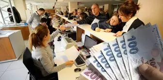 A job with a guaranteed income of 130 million lira is looking for 8 people, but there are no applicants.