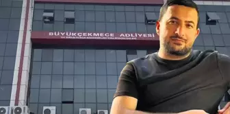 The wife of the official who stole 25 kilos of gold from the courthouse is reportedly working in which profession?