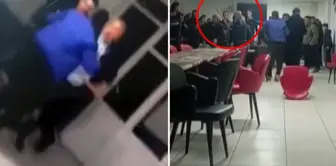 Мэр города обвиняется в том, что он бил молодежь палкой.