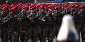 Война уже на носу! В армию присоединились тысячи новых солдат.