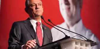 Özgür Özel'den canlı yayında İmamoğlu gafı: Bizim adayımız belli... 

На живом эфире Özgür Özel допустил ошибку, сказав о Имамоглу: Наш кандидат известен...