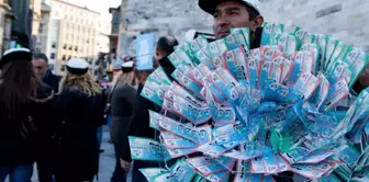 The Istanbul Governorship announced! The sale of lottery tickets in front of mosques has been banned.