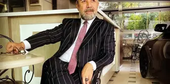 Journalist Veyis Ateş is at the courthouse.