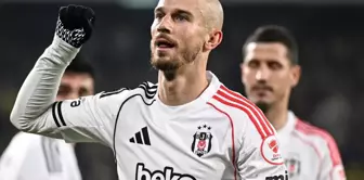 В последнем дерби года «Бешикташ» одержал победу над «Фенербахче» на 90+1 минуте.