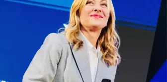 ميلوني من نكتة عيد الميلاد: كان هذا العام صعبًا، لكن عام 2026 سيكون أصعب.