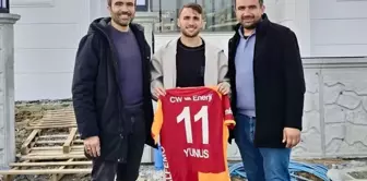 Yunus Akgün bought his new house: He posed with his jersey.
