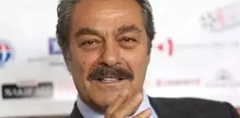 The master of Yeşilçam, Kadir İnanır, was seen standing for the first time in months.